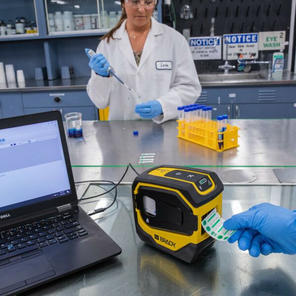 Brady M511 Portable Bluetooth Label Printer - Image 3