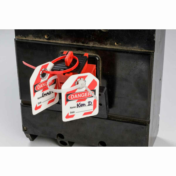 Brady TAGLOCK Oversized Clamp-On Breaker Lockout - Image 2