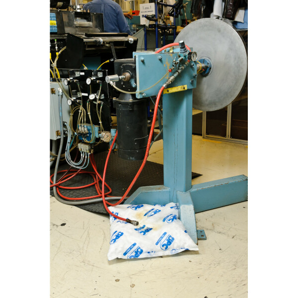 Brady Outdoor Spill Kit Maintenance 166L Oil Only Sorbent - Image 4