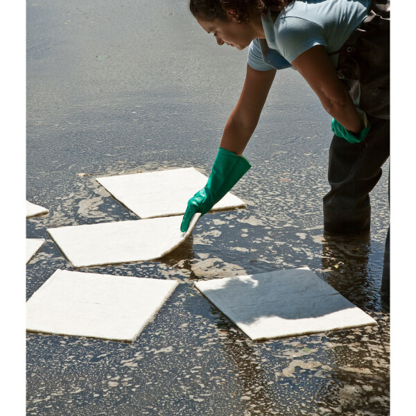 Brady Chemical Economy Spill Kit 17L Oil Only Sorbent - Image 4