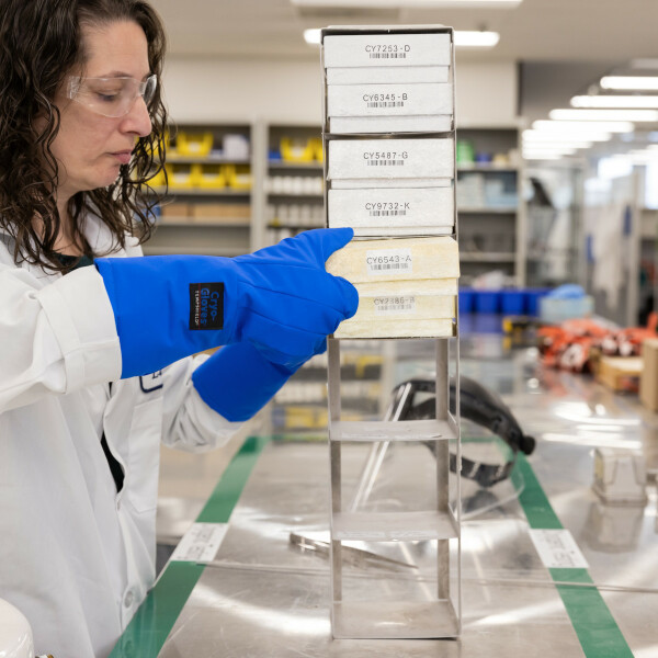Brady 76 mm Core Polyester Autoclave and Cryogenic Labels - Image 4