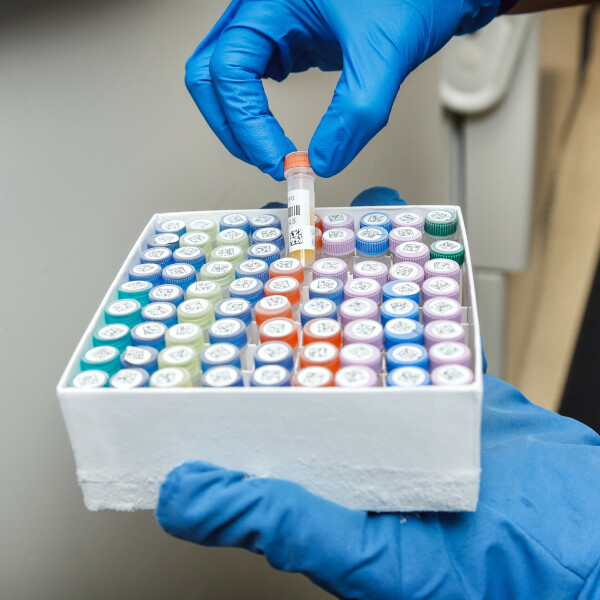 Brady 25 mm Small Core Ultra Thin Polyester Laboratory Labels with Vial Top - Image 3