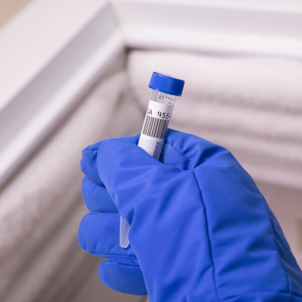 Brady 25 mm Small Core Ultra Thin Polyester Laboratory Labels with Vial Top - Image 4