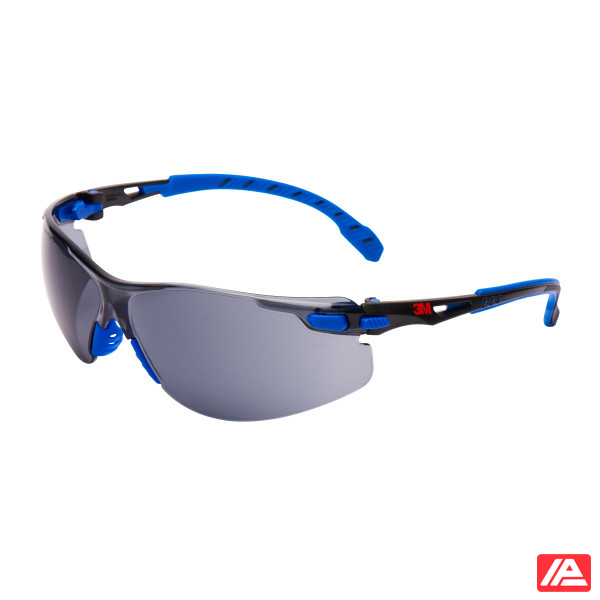3M™ Solus™ 1000 Safety Glasses Blue/Black frame Scotchgard™ Anti-Fog/Anti-Scratch Coating (K&N) Grey Lens S1102SGAF-EU