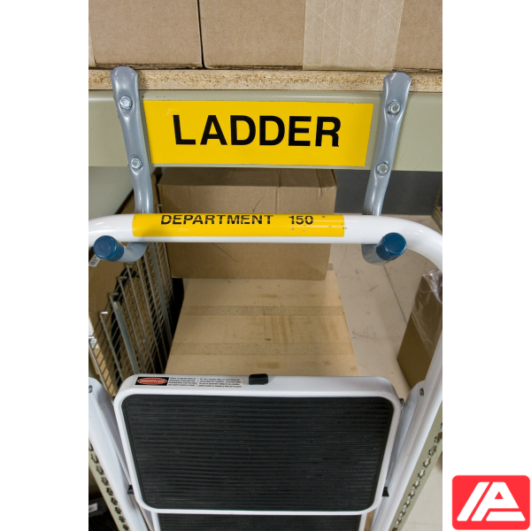 Κίτρινη ετικέτα Brady με ένδειξη LADDER σε σκάλα