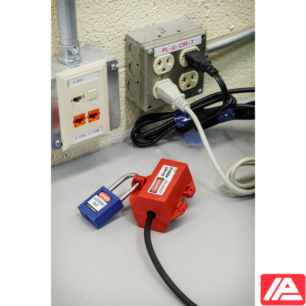 Electrical Plug Lockouts - PLUG LOCKOUT 110 VOLT w/ DANGER LABELS - Image 3