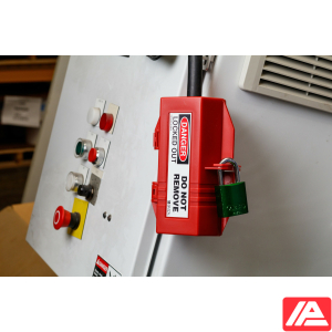 Συσκευές κλειδώματος για Συνδέσεις Plug - Large — PLUG LOCKOUT 220/550V w/ DANGER LABELS